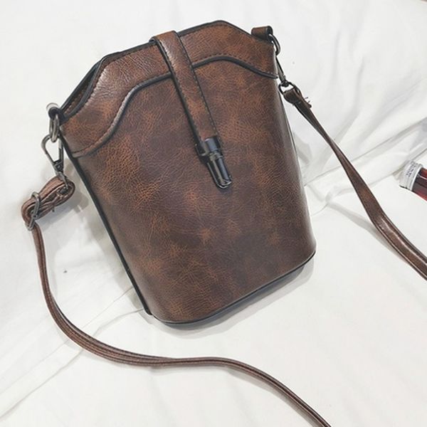 2020 fashion women bucket bag vintage pu messenger bag retro shoulder lady simple crossbody tote
2020 fashion women bucket bag vintage pu messenger bag retro shoulder lady simple crossbody tote