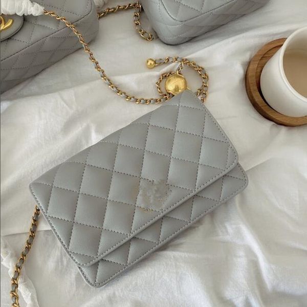 on new women's bags european and us fashion designer shell bags pu15 color gold chains/substantial discounts
on new women's bags european and us fashion designer shell bags pu15 color gold chains/substantial discounts