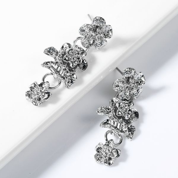 exaggerated style multi-layer alloy flower long earrings women's elegant temperament flower earrings, Golden
exaggerated style multi-layer alloy flower long earrings women's elegant temperament flower earrings, Golden