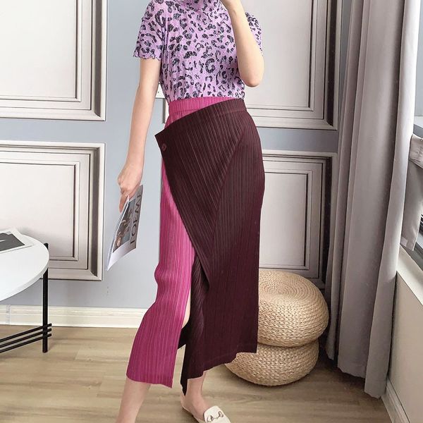 sanzhai for women mid-length 2020 new one-piece split contrast color elastic pleated pleated skirt waist sheath skirt fashionable, Black
sanzhai for women mid-length 2020 new one-piece split contrast color elastic pleated pleated skirt waist sheath skirt fashionable, Black