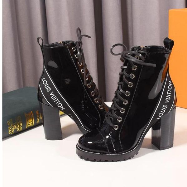 114 new women's casual shoes, luxury designer women's shoes, outdoor travel party shoes, original box packaging, Black
114 new women's casual shoes, luxury designer women's shoes, outdoor travel party shoes, original box packaging, Black