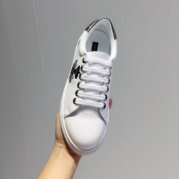 2020y new trend embroidered graffiti leather casual shoes outdoor men and women sports shoes fashion wild couple shoes, size 35-451, Black
2020y new trend embroidered graffiti leather casual shoes outdoor men and women sports shoes fashion wild couple shoes, size 35-451, Black
