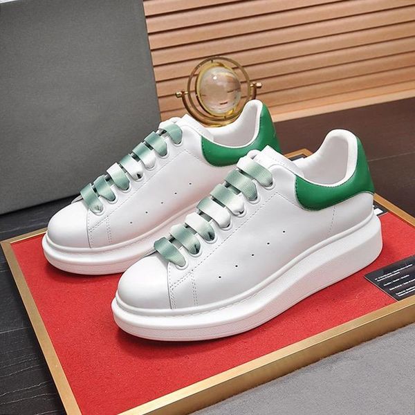 fashion classic oversized sneaker men 's shoes luxury autumn and winter breathable shoes outdoor walking lace -up men shoes zapatillas, Black 
fashion classic oversized sneaker men 's shoes luxury autumn and winter breathable shoes outdoor walking lace -up men shoes zapatillas, Black