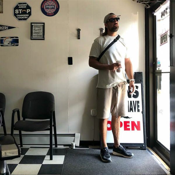 trendy of essentials fear correct god brand line casual reflective fog high double beauty loose shorts street version fashion imivw, Black
trendy of essentials fear correct god brand line casual reflective fog high double beauty loose shorts street version fashion imivw, Black