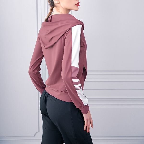 2020 new year women's yoga fitness clothing jacketjacket jacket sleeve color matching hooded design loose sports long sleeve clothing, Black;red
2020 new year women's yoga fitness clothing jacketjacket jacket sleeve color matching hooded design loose sports long sleeve clothing, Black;red