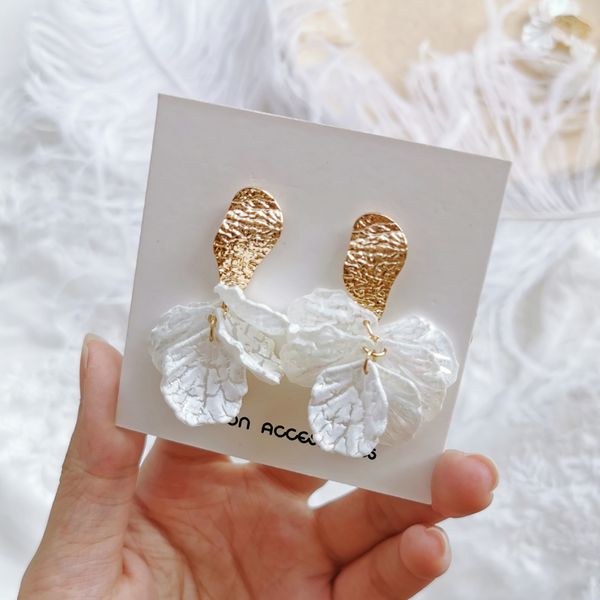 earpins early summer small pure and fresh and multi-layer petal earrings sweet maiden temperament charming earrings, Silver 
earpins early summer small pure and fresh and multi-layer petal earrings sweet maiden temperament charming earrings, Silver
