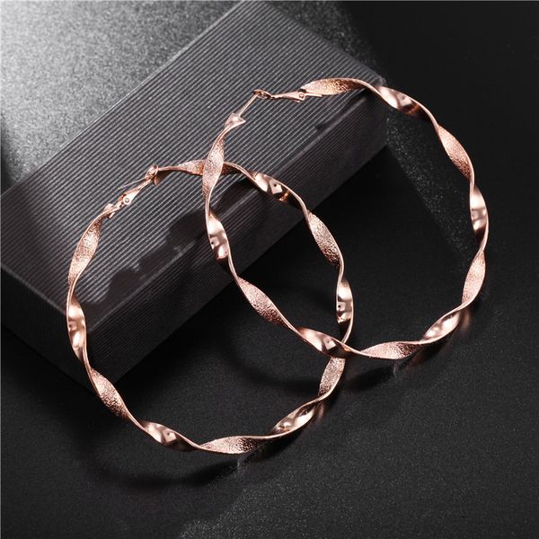 rose gold color round big hoop earring for women alloy twisted geometry circle earings jewelry girl women accessories 2020 hot, Golden;silver
rose gold color round big hoop earring for women alloy twisted geometry circle earings jewelry girl women accessories 2020 hot, Golden;silver
