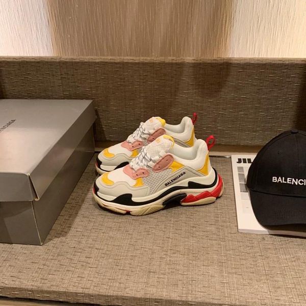 188designer to create casual and comfortable all-match sports shoes, travel shoes outsole non-slip design with original box delivery, Black
188designer to create casual and comfortable all-match sports shoes, travel shoes outsole non-slip design with original box delivery, Black