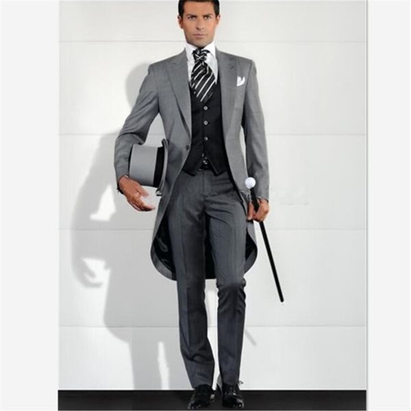 mens suits (jacket+pants+vest) grey men blazer tailcoat groomsman long mens wedding set man suit tuxedos for prom dinner, White;black
mens suits (jacket+pants+vest) grey men blazer tailcoat groomsman long mens wedding set man suit tuxedos for prom dinner, White;black