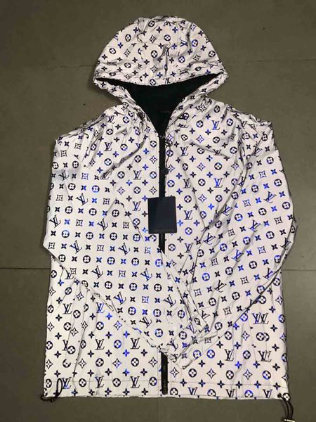 2020 spring autumn new mens designer jackets luxury light and thin jacket casual stand zipper collar designer jacket plus size, Black;brown
2020 spring autumn new mens designer jackets luxury light and thin jacket casual stand zipper collar designer jacket plus size, Black;brown