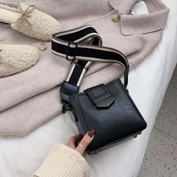 2019 new designer women handbags leather shoulder bags female fashion larger capacity crossbody messenger bags girls casual tote
2019 new designer women handbags leather shoulder bags female fashion larger capacity crossbody messenger bags girls casual tote