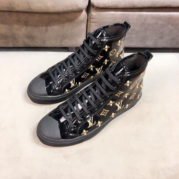 new fashion men's boots high to help wild sports shoes casual outdoor leather pattern comfortable travel shoes original box packaging, Black
new fashion men's boots high to help wild sports shoes casual outdoor leather pattern comfortable travel shoes original box packaging, Black