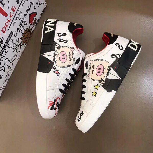 new luxury casual shoes fashion wild men and women sports shoes outdoor comfortable men and women travel shoes original box packaging, Black
new luxury casual shoes fashion wild men and women sports shoes outdoor comfortable men and women travel shoes original box packaging, Black