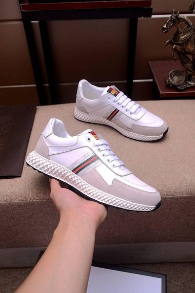 2020z limited edition custom bee letter embroidery low-wild casual men's sports shoes, high-end fashion sports shoes, size: 38-45, Black
2020z limited edition custom bee letter embroidery low-wild casual men's sports shoes, high-end fashion sports shoes, size: 38-45, Black