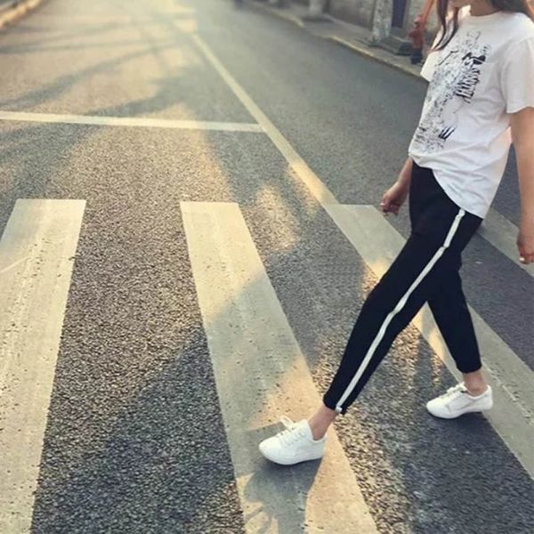 2020 women side stripes exercise sport run pants women black high waist pants drawstring trousers, Black;blue
2020 women side stripes exercise sport run pants women black high waist pants drawstring trousers, Black;blue