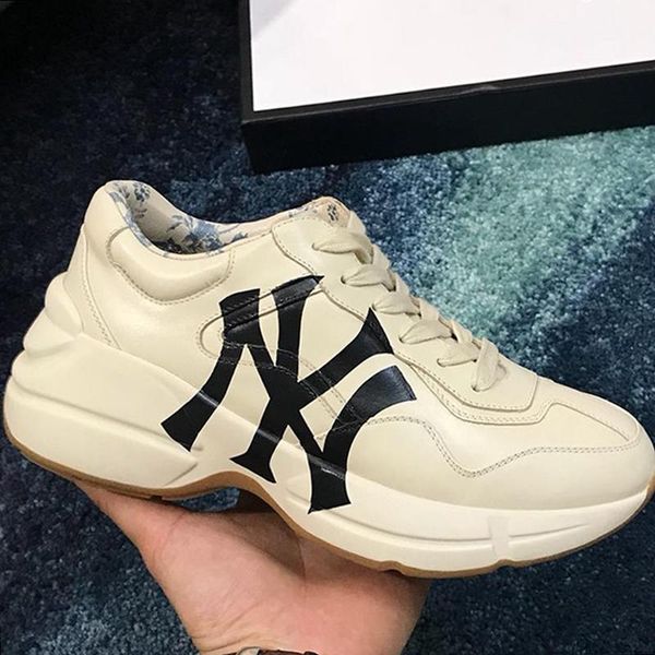 new 2020 mens shoes rhyton leather sneaker men shoe fashion footwears chaussures pour hommes mens shoes casual lace -up luxury men shoes
new 2020 mens shoes rhyton leather sneaker men shoe fashion footwears chaussures pour hommes mens shoes casual lace -up luxury men shoes