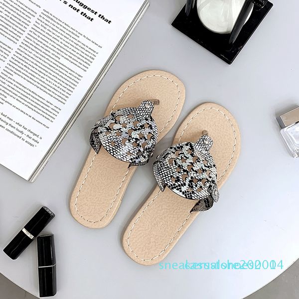 girseaby size 46 retro summer slippers women casual beach flip flops beach female wedge shoes flat slippers outdoor slides c14, Black
girseaby size 46 retro summer slippers women casual beach flip flops beach female wedge shoes flat slippers outdoor slides c14, Black