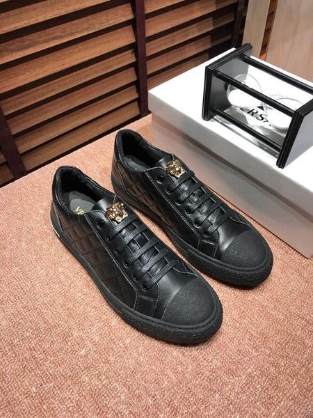 2020u fashion men's embroidery printing luxury casual shoes breathable leather classic sneakers low-shoes, size: 38-45, Black 
2020u fashion men's embroidery printing luxury casual shoes breathable leather classic sneakers low-shoes, size: 38-45, Black