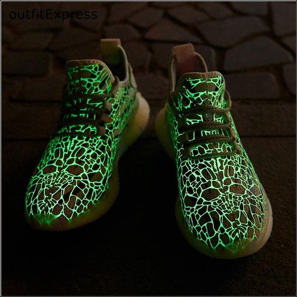 reflective thick bottom man tennis shoes sneakers male trends comfortable sports shoes male light walking zapatillas
reflective thick bottom man tennis shoes sneakers male trends comfortable sports shoes male light walking zapatillas