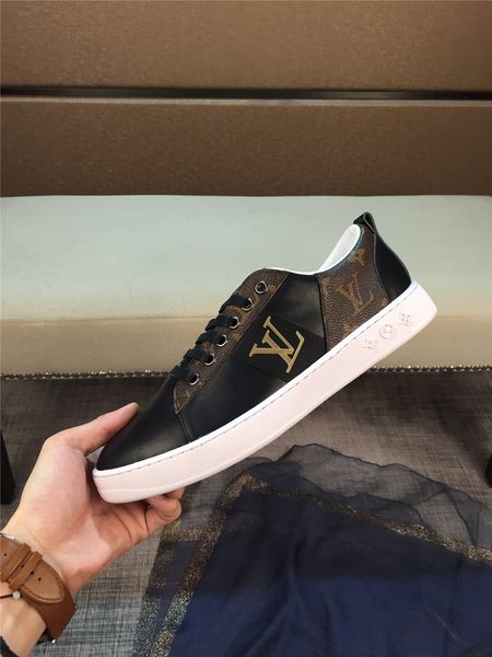 2020 luxury new men casual shoes brand fashion sneakers lace-up shoes green red white black leather l letters quality, Black;red
2020 luxury new men casual shoes brand fashion sneakers lace-up shoes green red white black leather l letters quality, Black;red