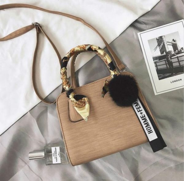 Designer 2020 New Fashion Female Bag Simple and Versatile Bowknot Ladies Single Shoulder Messenger Bag In Stock
Designer 2020 New Fashion Female Bag Simple and Versatile Bowknot Ladies Single Shoulder Messenger Bag In Stock