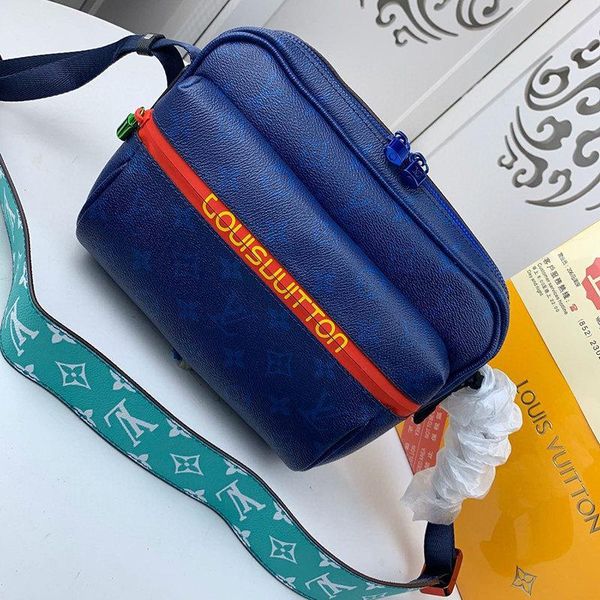 быстрая поставка мужская сумка кожи плеча сумки простой стиль zipper crossbody сумка trend luxury конструктор мужчины сумка сумки sac bandou
быстрая поставка мужская сумка кожи плеча сумки простой стиль zipper crossbody сумка trend luxury конструктор мужчины сумка сумки sac bandou