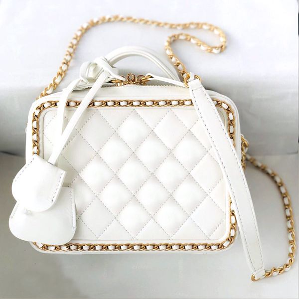 all steel hardware spring/summer 2020 ss new cosmetic box bag beautiful add a circle of chain more fashion taste noble super hold
all steel hardware spring/summer 2020 ss new cosmetic box bag beautiful add a circle of chain more fashion taste noble super hold