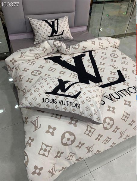 leisure model room four-suit quilt cover european business bed cover designer bed cover newcover
leisure model room four-suit quilt cover european business bed cover designer bed cover newcover