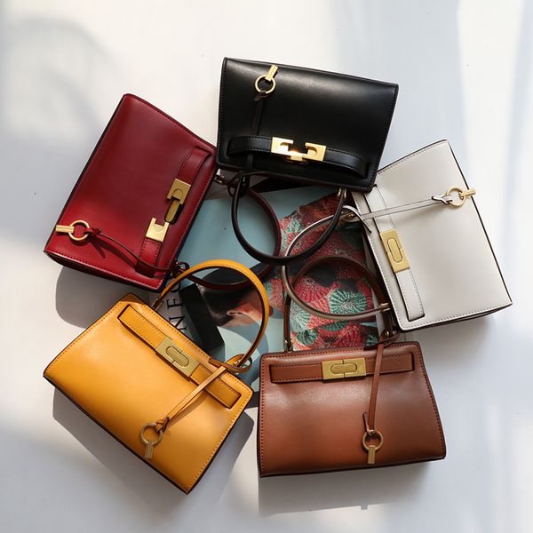 stunning2020 portable design fashion genuine small single shoulder slanting lock cowhide bag
stunning2020 portable design fashion genuine small single shoulder slanting lock cowhide bag