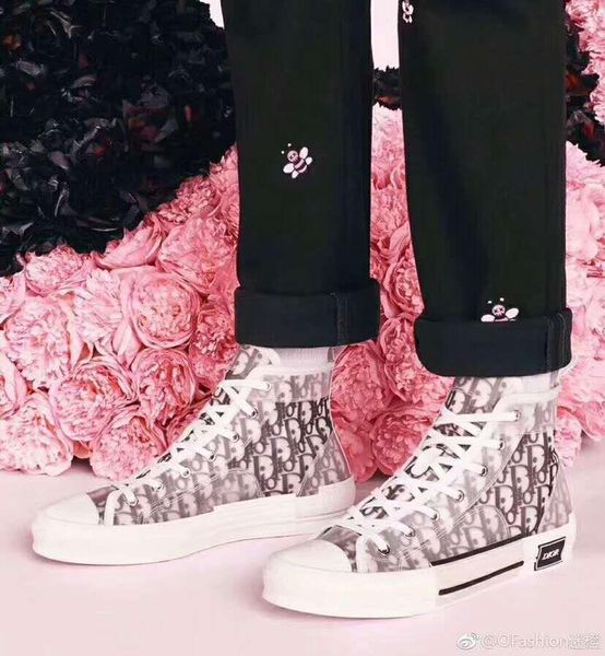 2020-2019m new trend luxury designer striped casual shoes couple shoes fashion wild men and women sports shoes 35-45
2020-2019m new trend luxury designer striped casual shoes couple shoes fashion wild men and women sports shoes 35-45