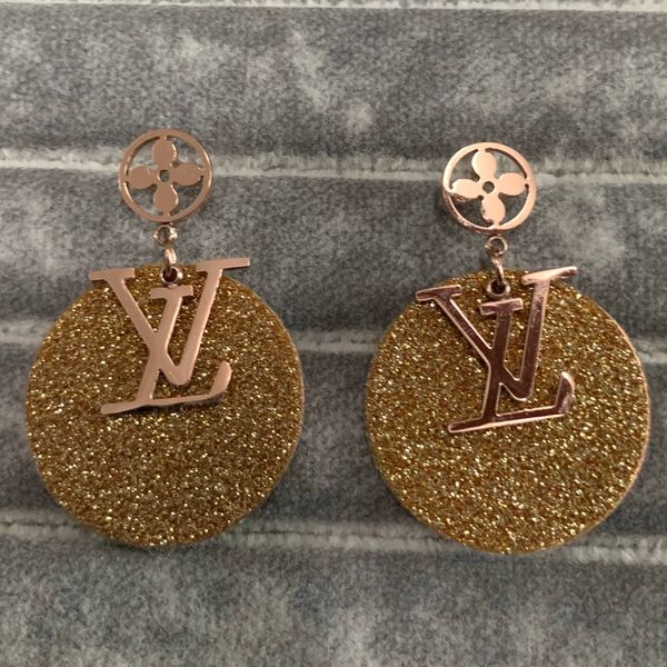 new women jewelry v letter four leaf-flowers stainless steel earrings classic design black rose gold hoop gold plated ear studs wholesale, Golden;silver
new women jewelry v letter four leaf-flowers stainless steel earrings classic design black rose gold hoop gold plated ear studs wholesale, Golden;silver