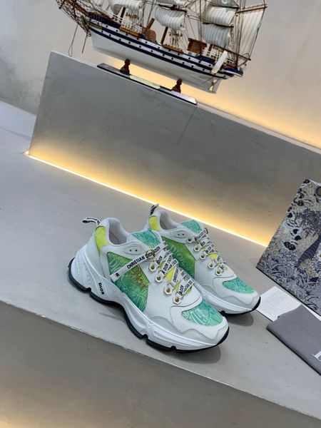 new33 luxury design ladies casual shoes, fashionable all-match sports shoes, outdoor breathable women's shoes, original box packaging, Black
new33 luxury design ladies casual shoes, fashionable all-match sports shoes, outdoor breathable women's shoes, original box packaging, Black