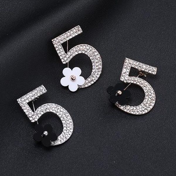 fashion number 5 small flower brooch full rhinestone brooch women jewelry designer pins for ladies gold and silver wholesale, Gray
fashion number 5 small flower brooch full rhinestone brooch women jewelry designer pins for ladies gold and silver wholesale, Gray