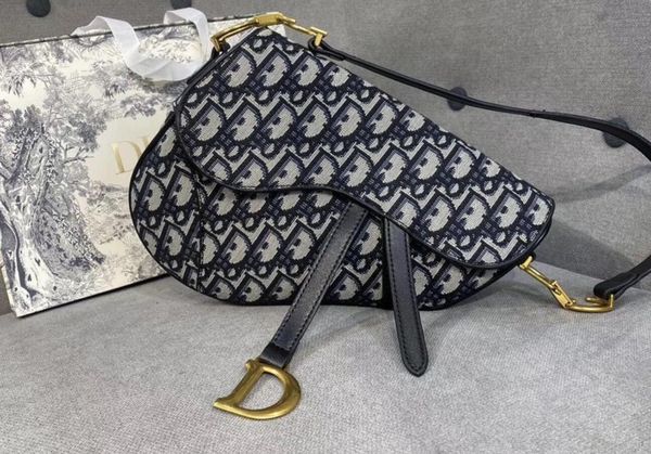 crossbody мешок мужчин и женщины сумки кошелек одно плечо кожаного многоцветные портативная самый элегантная серия вышивки чувствует себя пр
crossbody мешок мужчин и женщины сумки кошелек одно плечо кожаного многоцветные портативная самый элегантная серия вышивки чувствует себя пр