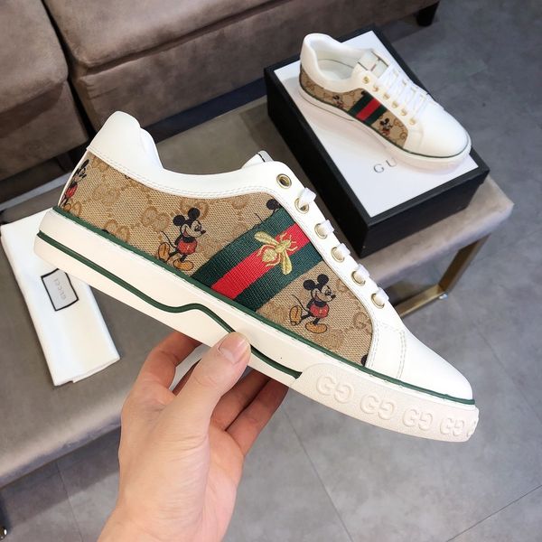 new43 luxury design high-quality casual men's shoes fashion all-match sports shoes outdoor comfortable travel shoes original box packag, Black
new43 luxury design high-quality casual men's shoes fashion all-match sports shoes outdoor comfortable travel shoes original box packag, Black
