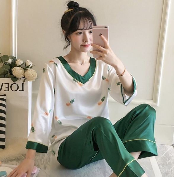 pajamas women's autumn ice v-neck trousers pajamas silk long-sleeved trousers silk large size korean casual home wear two-piece suit, Blue;red 
pajamas women's autumn ice v-neck trousers pajamas silk long-sleeved trousers silk large size korean casual home wear two-piece suit, Blue;red