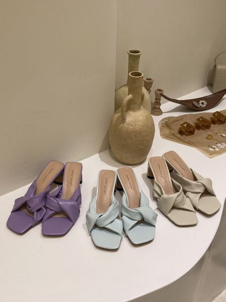 jfnm3 dongdaemun high heel sandals and slippers slippers women's outdoor wear 2020 new cross thick heel open toe square head women'
jfnm3 dongdaemun high heel sandals and slippers slippers women's outdoor wear 2020 new cross thick heel open toe square head women'