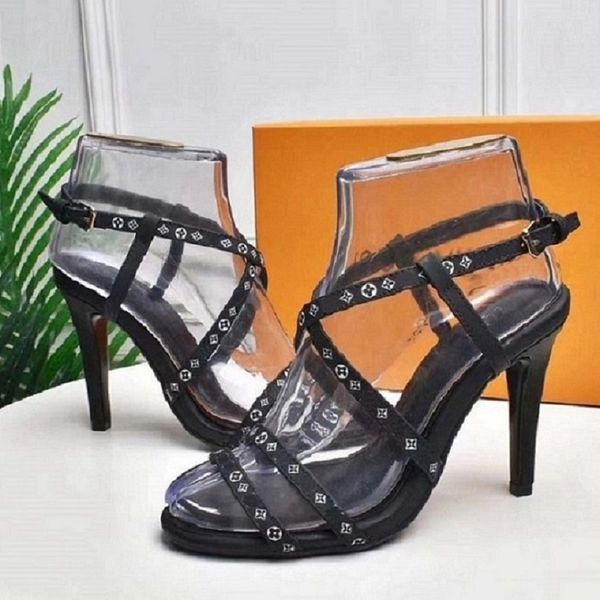 classics designer woman slippers fashion beach thick bottom slippers luxury alphabet lady sandals leather high heel shoes bag04 sc21, Black
classics designer woman slippers fashion beach thick bottom slippers luxury alphabet lady sandals leather high heel shoes bag04 sc21, Black