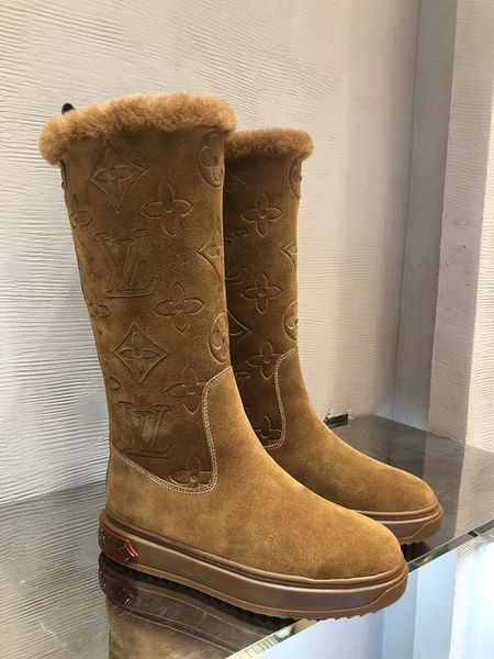 2020w autumn and winter new round head plus velvet thickening fur female boots, casual platform snow boots, original box packaging
2020w autumn and winter new round head plus velvet thickening fur female boots, casual platform snow boots, original box packaging