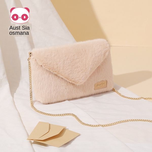 winter new fashion women's shoulder bag plush chain messenger bag soft and warm fur for autumn and winter
winter new fashion women's shoulder bag plush chain messenger bag soft and warm fur for autumn and winter