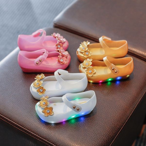 pvc new children's slippers magic color led flashing children's three flowers princess shoes fish mouth baby slippers jelly shoes, Black;red
pvc new children's slippers magic color led flashing children's three flowers princess shoes fish mouth baby slippers jelly shoes, Black;red