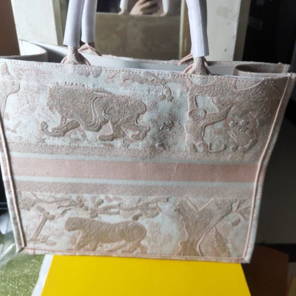 euro style classicwomen designer handbags bucket bag luxury crossbody fashion shoulder bags embroidery style of knitted beach bag
euro style classicwomen designer handbags bucket bag luxury crossbody fashion shoulder bags embroidery style of knitted beach bag