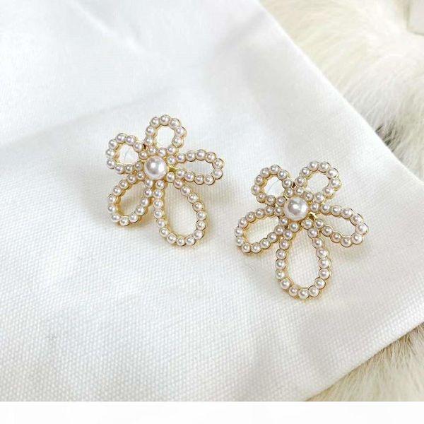 selling explosive flowers inlaid pearl wild designer earrings luxury designer jewelry women earrings, Golden
selling explosive flowers inlaid pearl wild designer earrings luxury designer jewelry women earrings, Golden