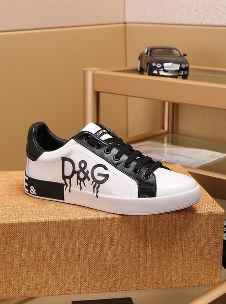 2020c new men and women exquisite hand-painted lace-up casual sports shoes, high-quality fashion wild couple party shoes, size: 35-45, Black
2020c new men and women exquisite hand-painted lace-up casual sports shoes, high-quality fashion wild couple party shoes, size: 35-45, Black