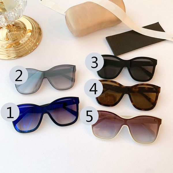 fashion square sunglasses size:145-15 couple models from men classic uv protection round frame classic, White;black
fashion square sunglasses size:145-15 couple models from men classic uv protection round frame classic, White;black