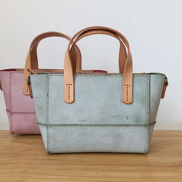 shoulder messenger bag handmade handbag vegetable tanned wax wax layer leather handbag
shoulder messenger bag handmade handbag vegetable tanned wax wax layer leather handbag
