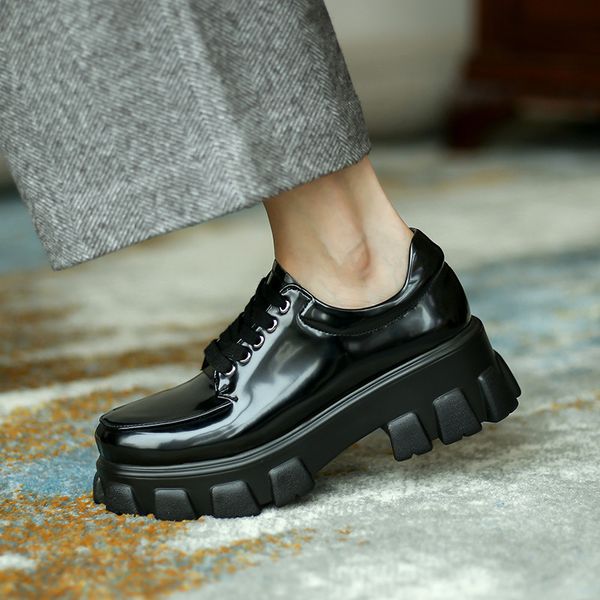 ymechic 2020 plus size 43 lace up flats shoes women patent black platforms autumn flat oxford shoes for women loafers creepers
ymechic 2020 plus size 43 lace up flats shoes women patent black platforms autumn flat oxford shoes for women loafers creepers