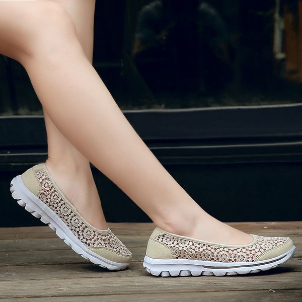 женщины кроссовки платформа повседневная обувь женщина flats скольжения на lace мокасины женские черный серый красный плюс размер 40 41 42
женщины кроссовки платформа повседневная обувь женщина flats скольжения на lace мокасины женские черный серый красный плюс размер 40 41 42