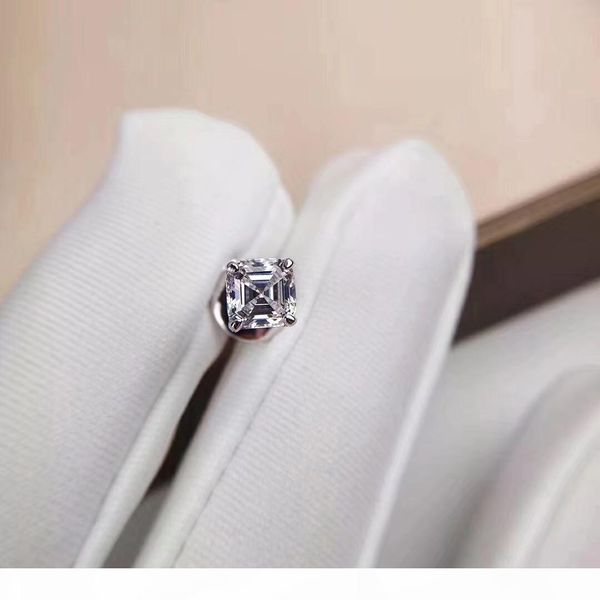 2020 spring new european and american fashion s925 silver plated 18k gold square diamond earrings with ufo ear plugs additional gift box, Golden;silver
2020 spring new european and american fashion s925 silver plated 18k gold square diamond earrings with ufo ear plugs additional gift box, Golden;silver