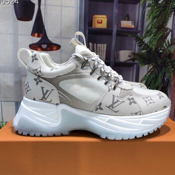 282 new designer luxury women's casual fashion shoes, women's outdoor casual shoes, high-quality materials, with original box, Black
282 new designer luxury women's casual fashion shoes, women's outdoor casual shoes, high-quality materials, with original box, Black
